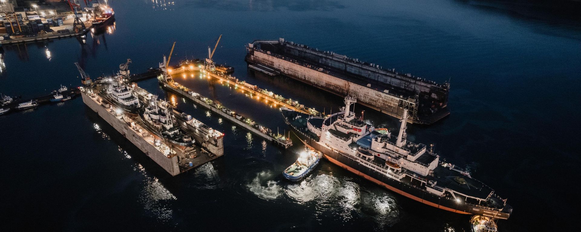 Towing of the nuclear icebreaker Lenin from its mooring place at the Murmansk Marine Station to the PD-3 dock located in the port waters for scheduled repairs. The legendary nuclear icebreaker will be prepared for the anniversary of the nuclear icebreaker fleet, with its hull and wheelhouse painted. In addition, the hull tanks and bottom-side fittings will be inspected. August 13, 2024. - Sputnik भारत, 1920, 18.06.2026
