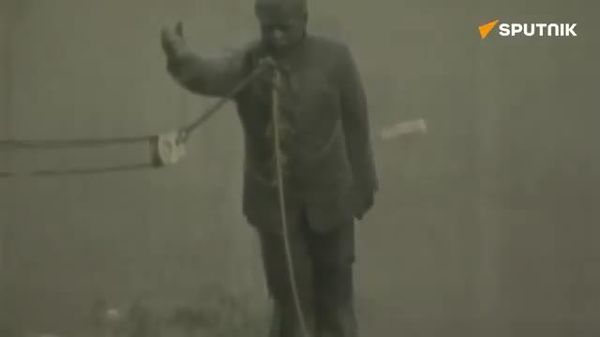 🚨 What happens when the US puts a Dollar Collar around your country’s neck? - Sputnik India