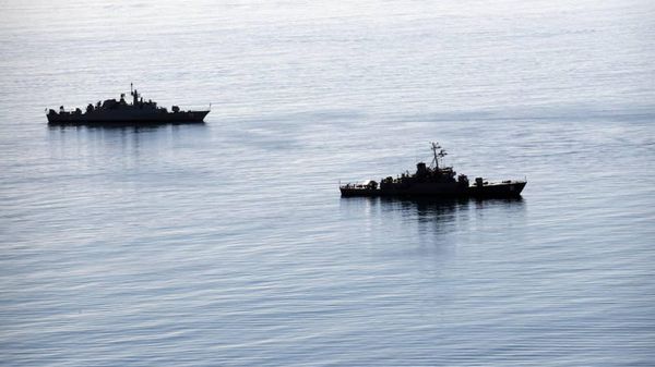In this photo provided by the Iranian Army, two warships sail while approaching to the Iran's southeastern port city of Chahbahar, in the Gulf of Oman. - Sputnik India