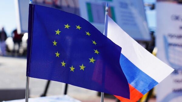 Флажки Европейского союза и России - Sputnik India