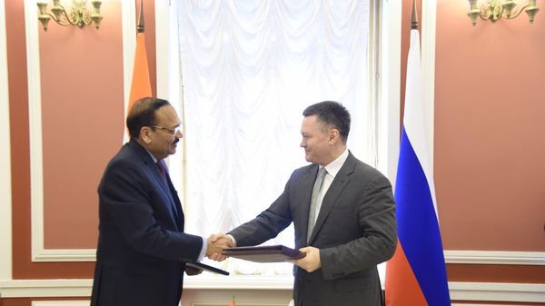 Chief Justice of the Supreme Court of India Surya Kant and Igor Krasnov, Chairman of the Supreme Court of Russia - Sputnik भारत