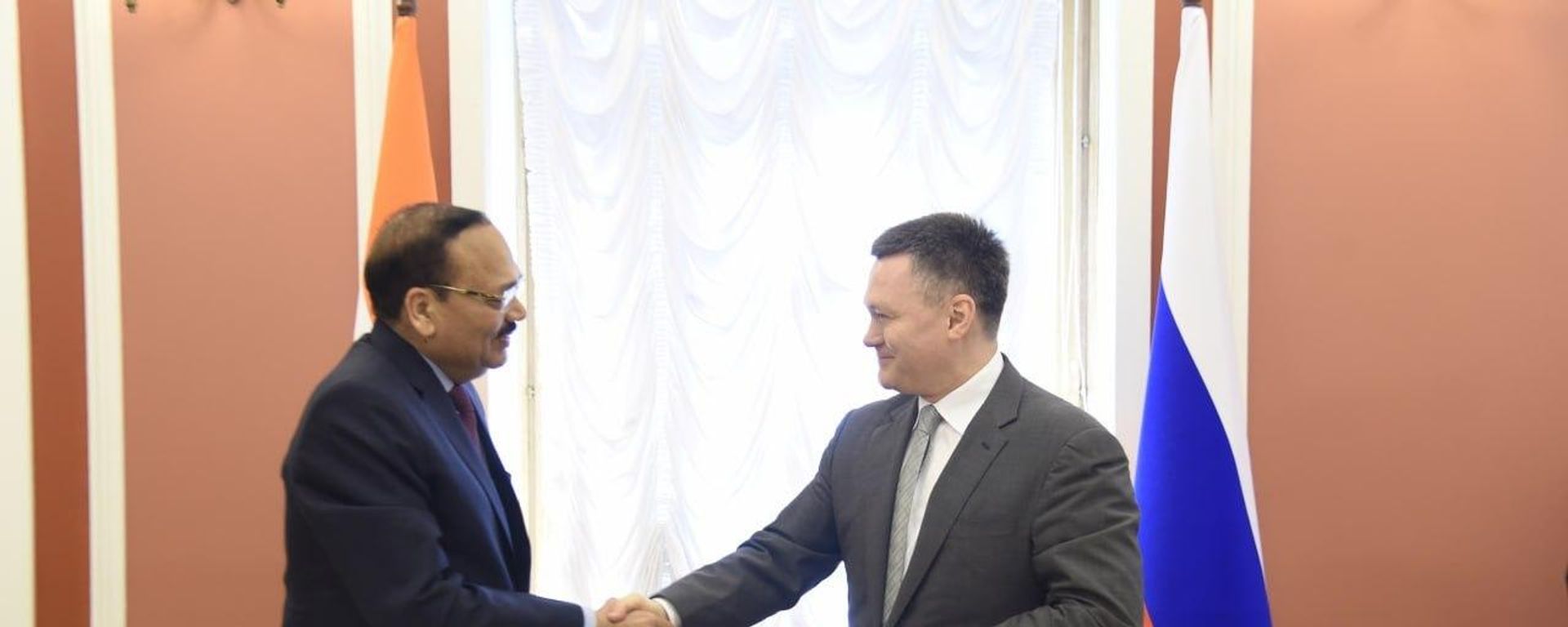 Chief Justice of the Supreme Court of India Surya Kant and Igor Krasnov, Chairman of the Supreme Court of Russia - Sputnik भारत, 1920, 23.06.2026