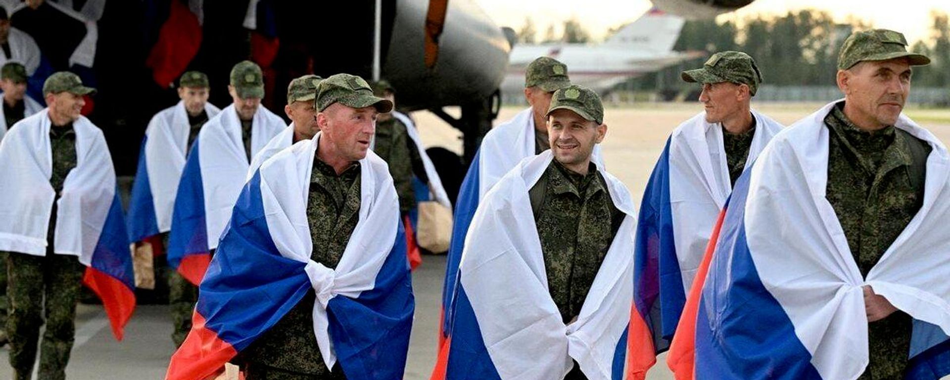 🚨🇷🇺रूस-यूक्रेन की युद्धबंदियों की अदला-बदली: 160 रूसी सैनिकों को वापस कर दिया गया, बदले में 160 यूक्रेनी सैनिकों को स्थानांतरित कर दिया गया - Sputnik India, 1920, 26.06.2026