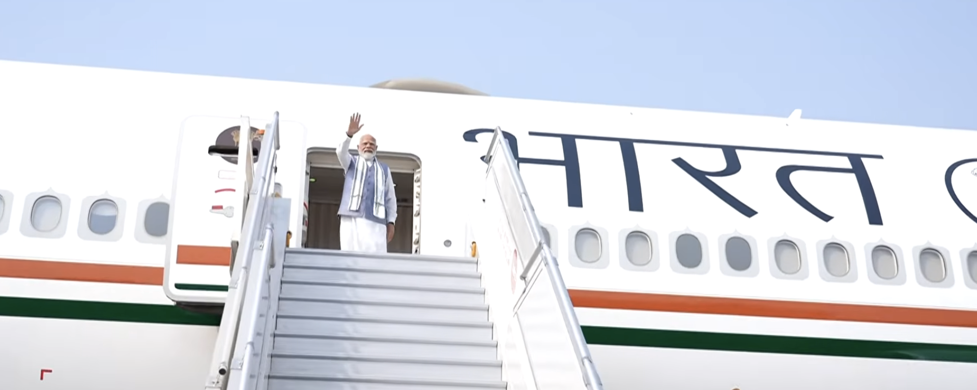 PM Modi leaves for Seychelles; a still from a video posted on PM Modi’s social media account - Sputnik भारत, 1920, 27.06.2026