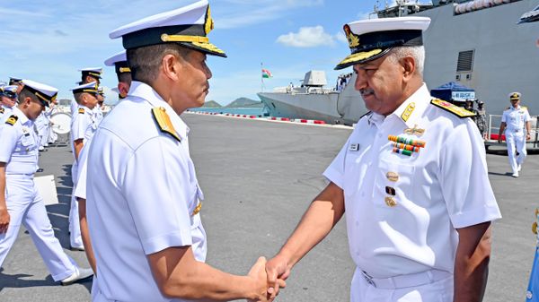 Indian Navy’s Eastern Fleet ships arrive in Thailand to deepen maritime cooperation - Sputnik भारत