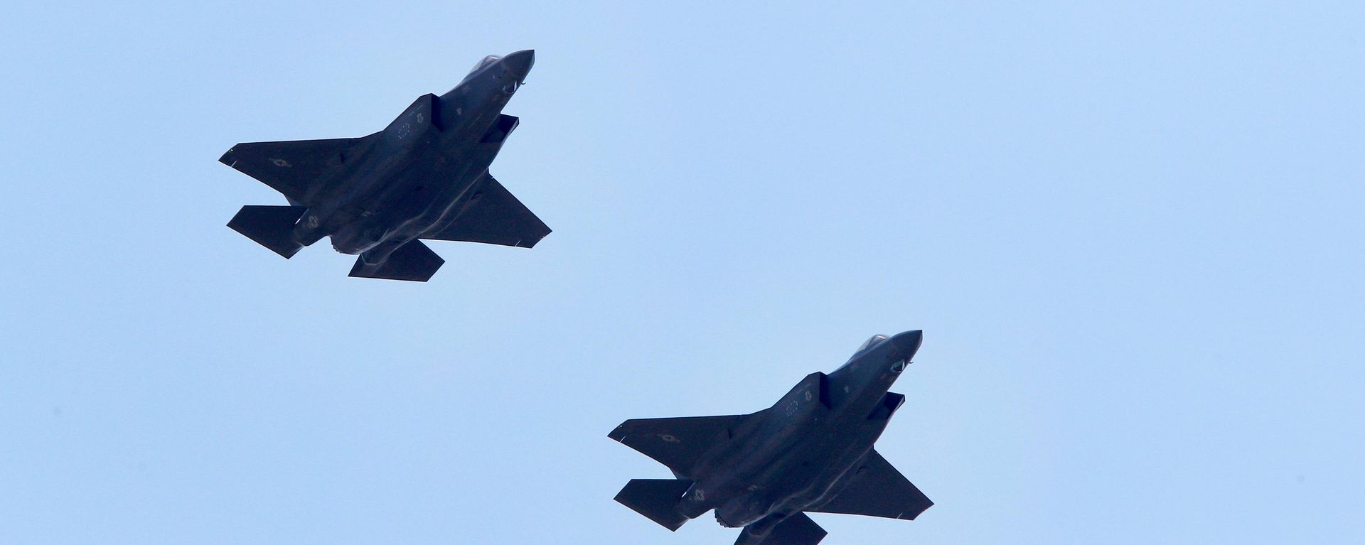 Two US F-35 fighter jets of the Vermont Air National Guard fly over Skopje Airport, North Macedonia, on Friday, June 17, 2022 - Sputnik India, 1920, 28.06.2026