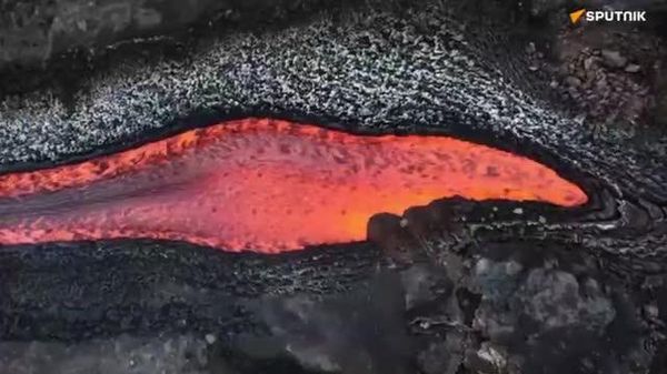 🌋🇮🇹 इटली में एटना ज्वालामुखी का विस्फोट कैमरे में कैद - Sputnik भारत