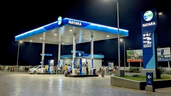 🚨🇮🇳 Rosneft-backed Nayara Energy, operating more than 7,000 pumps across the country, has cut retail petrol prices by Rs 5 per litre and diesel prices by Rs 3 per litre - Sputnik India