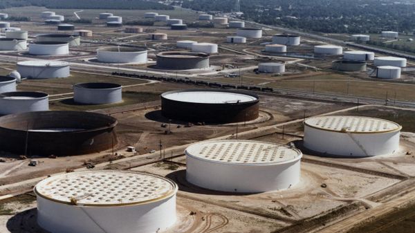 US Strategic Petroleum Reserve storage tanks at the Sunoco Terminal near Nederland, Texas - Sputnik India