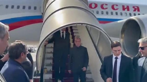 🚨🇷🇺रूस के प्रतिनिधिमंडल के प्रमुख दिमित्री मेदवेदेव अयातुल्ला खामेनेई के अंतिम विदाई समारोह में शामिल होने के लिए ईरान पहुंचे - Sputnik भारत