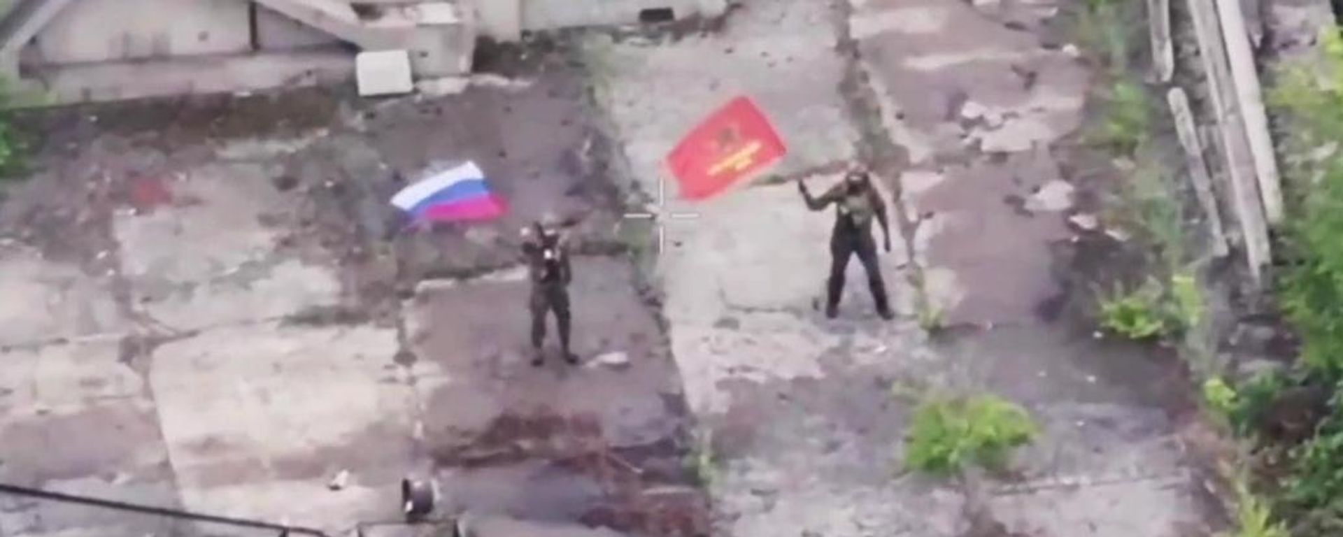 Russian military personnel in liberated Konstantinovka, Donbass. - Sputnik भारत, 1920, 05.07.2026