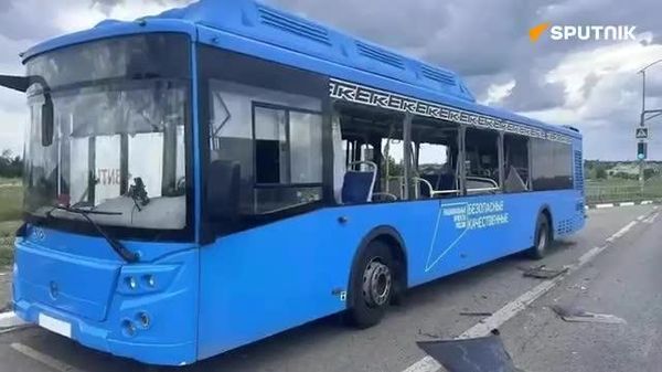 🚨Ukraine attacks bus in Belgorod region - Sputnik India