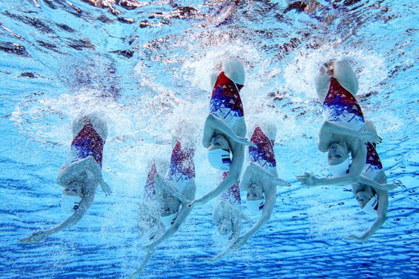 Athletes from the Russian national synchronized swimming team train at the BRICS Games in Kazan, Russia - Sputnik India