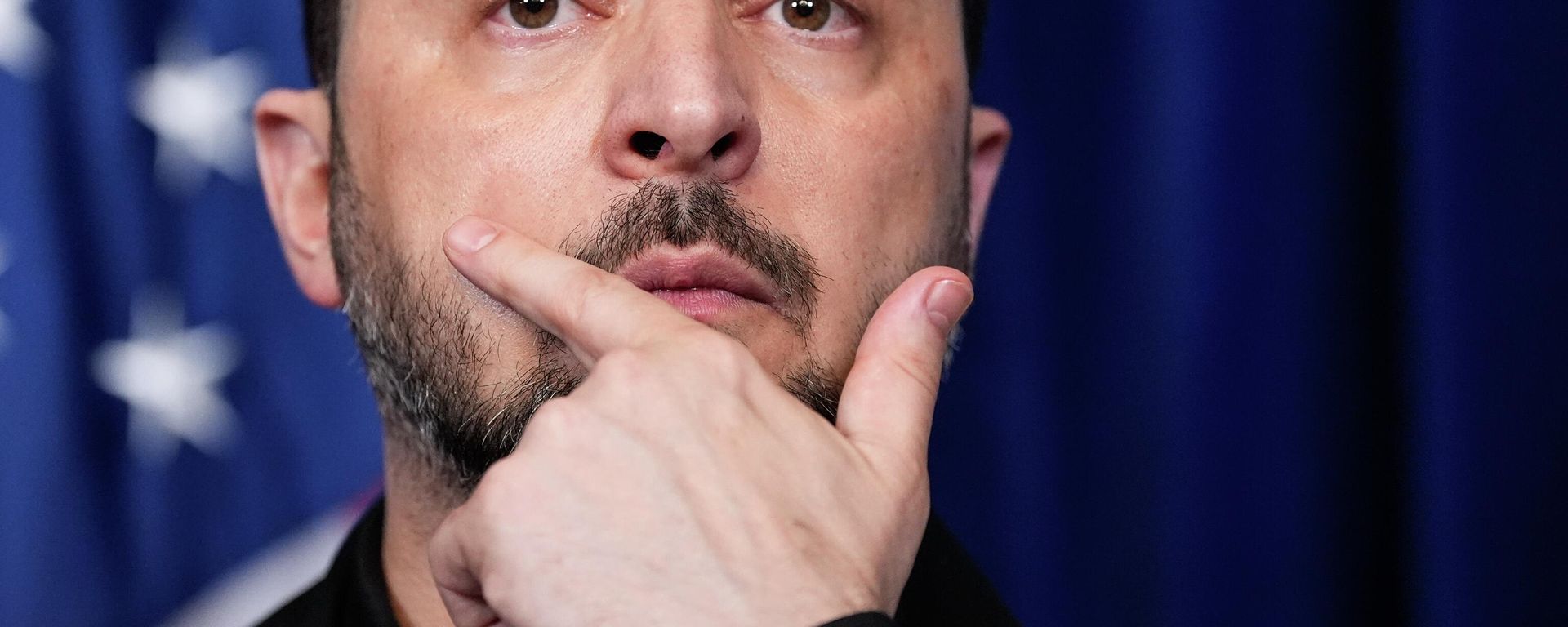 Ukraine's Zelensky speaks during a joint news conference with President Donald Trump following a meeting at Trump's Mar-a-Lago club, Sunday, Dec. 28, 2025, in Palm Beach, Fla.  - Sputnik भारत, 1920, 10.07.2026
