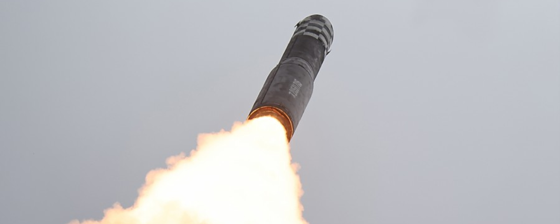 Hwasong-18 intercontinental ballistic missile (ICBM) test-fired by North Korea on July 13, 2023 - Sputnik भारत, 1920, 10.07.2026