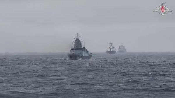 🚨🇷🇺🇨🇳 Russia and China flex joint naval strength in Pacific drills - Sputnik India