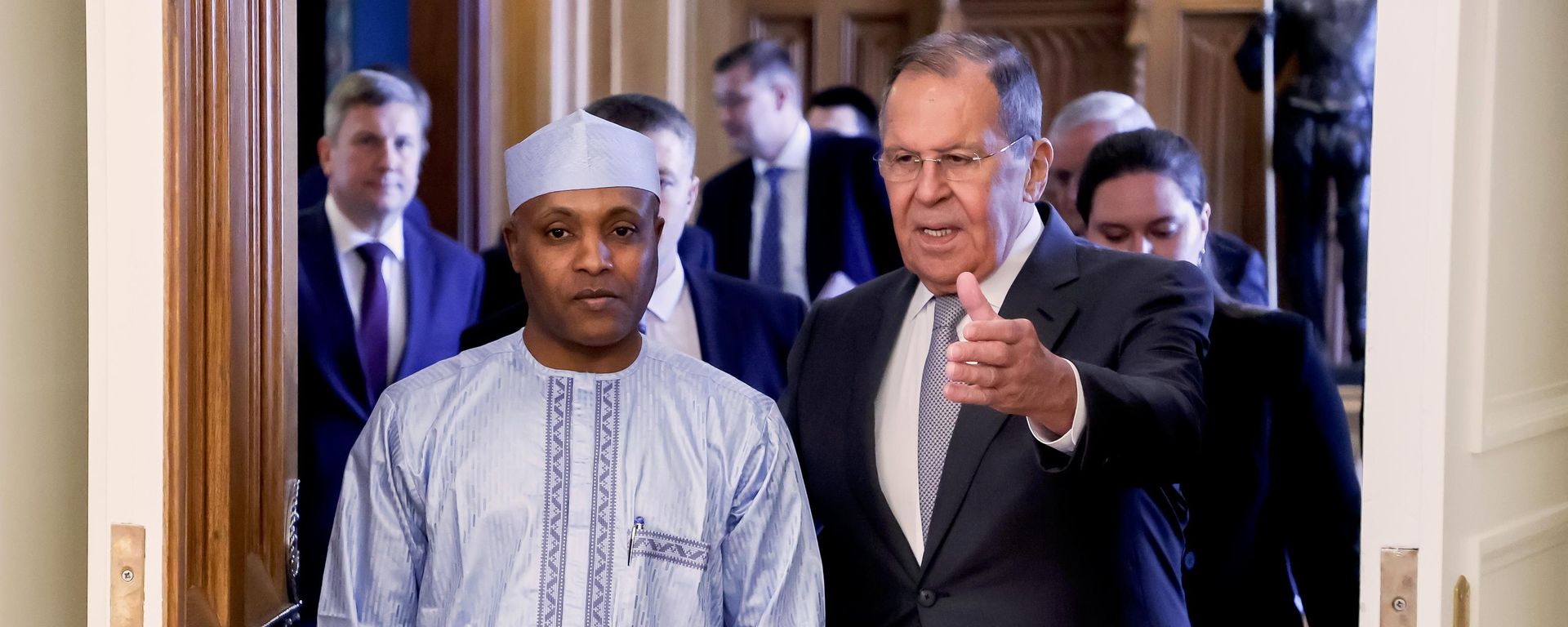Russian Foreign Minister Sergey Lavrov, right, and Chadian Foreign Minister Abdoulaye Sabre Fadoul enter a hall for their talks at Zinaida Morozova's Mansion in Moscow, Russia, Tuesday, July 14, 2026.  - Sputnik भारत, 1920, 14.07.2026