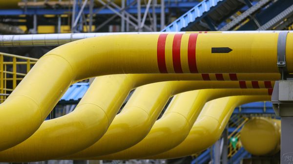 The Amur Gas Processing Plant, located near the town of Svobodny in the Amur region, processes multi-component gas delivered via the Power of Siberia pipeline, with a design capacity of 42 billion cubic meters per year. - Sputnik India
