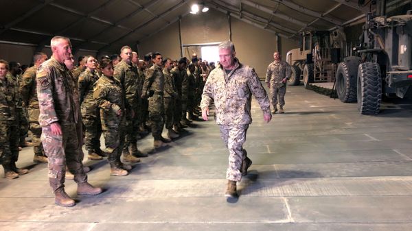 Marine Gen. Frank McKenzie, the top U.S. commander for the Middle East, meets with troops at Prince Sultan Air Base in Saudi Arabia, Wednesday, Jan. 29, 2019 - Sputnik India