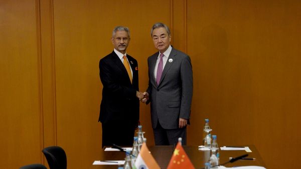 Indian External Affairs Minister Subrahmanyam Jaishankar and Chinese Foreign Minister Wang Yi - Sputnik India