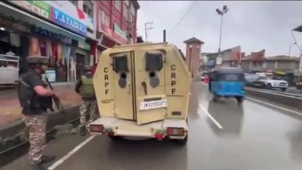 Massive search underway in Kashmir after terrorists kill policeman: Senior official to Sputnik India - Sputnik India