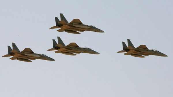 In this photo taken Sunday, Jan. 25, 2009, F-15 warplanes of the Saudi Air Force fly over the Saudi Arabian capital Riyadh during a graduation ceremony at King Faisal Air Force University - Sputnik India