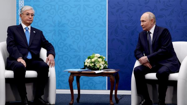 Putin and Tokayev meet in Omsk. - Sputnik भारत
