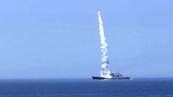 Russian warship fires on Ukrainian military and energy infrastructure targets following attack on Crimean Bridge. October 10, 2022. Screengrab of Russian Ministry of Defense video. - Sputnik भारत
