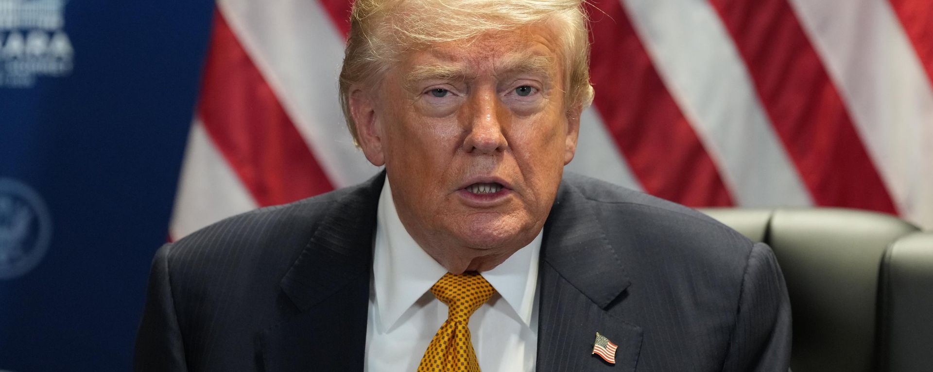 U.S. President Donald Trump meets with Ukraine's President Volodymyr Zelensky on the sidelines of the NATO summit in Ankara, Turkey, Wednesday, July 8, 2026. ( - Sputnik भारत, 1920, 28.07.2026