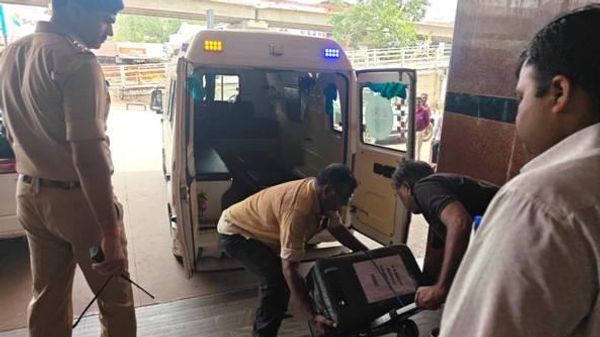 Indian Railways Successfully Transports India's First Live Donor Heart by Train - Sputnik भारत