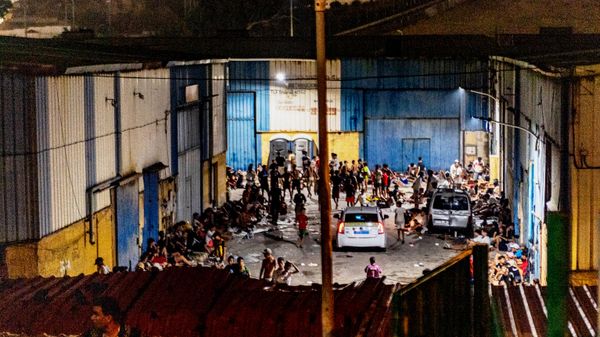 Migrants spend the night on the streets after crossing from Morocco into the Spanish enclave of Ceuta, Friday, July 31, 2026 - Sputnik भारत