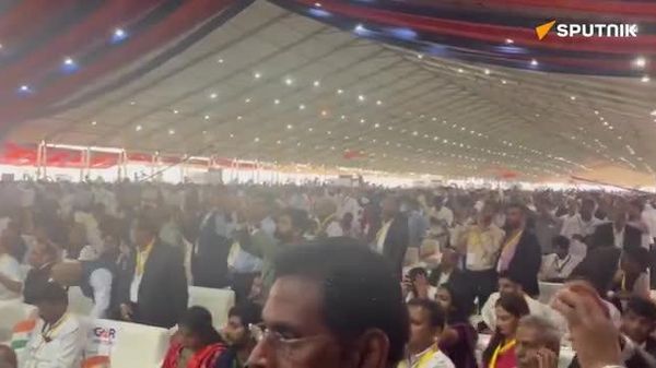 PM Modi receives a rupturous welcome in Vizag - Sputnik India