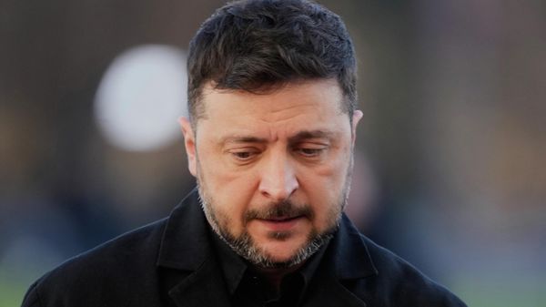 Volodymyr Zelensky arrives at the Bellevue Palace for talks with German President Frank-Walter Steinmeier in Berlin, Germany, Monday, Dec. 15, 2025.  - Sputnik भारत
