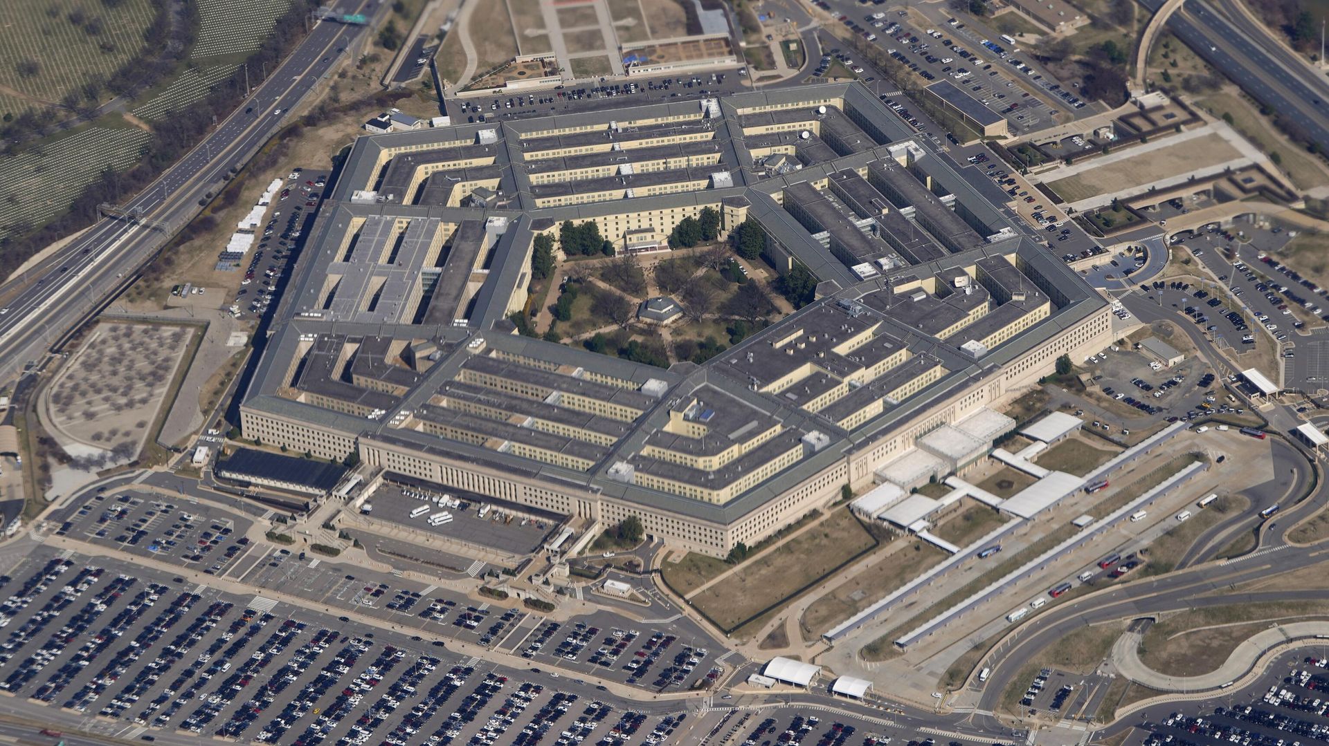 The Pentagon is seen from Air Force One as it flies over Washington, March 2, 2022.  - Sputnik India, 1920, 08.08.2026