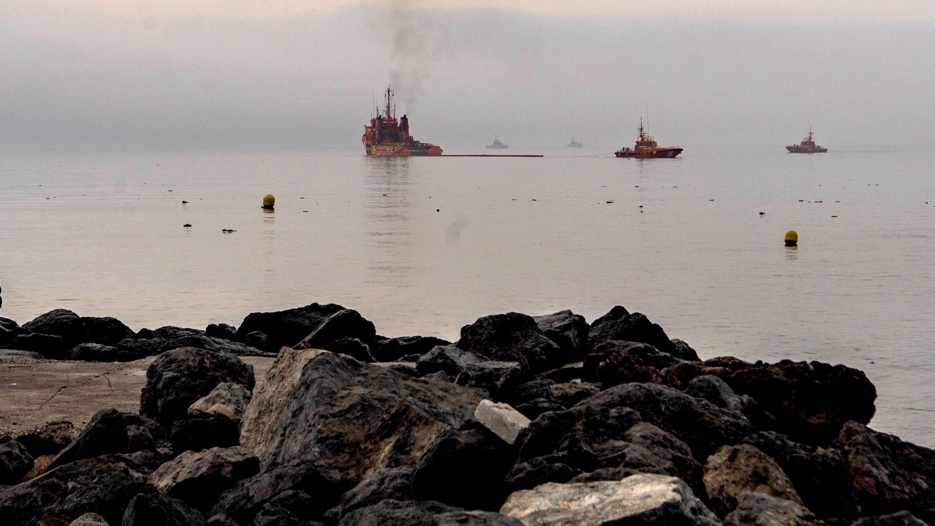 Civil Protection vessels assist in the installation of floating barriers off the coast of the Spanish enclave of Ceuta, Saturday, Aug. 1, 2026.  - Sputnik India, 1920, 08.08.2026