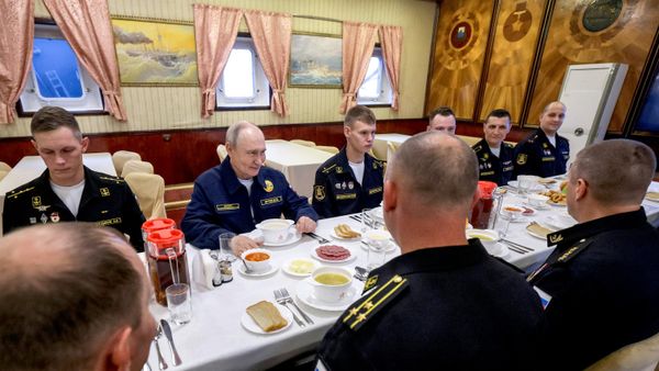 Russian President Vladimir Putin during lunch with the crew of the missile cruiser Varyag following the Pacific Fleet drills, August 12, 2026 - Sputnik India