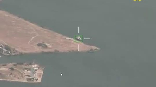 Russian Geran-4 Seeker drone catches Ukrainian patrol boat with nowhere to run - Sputnik India