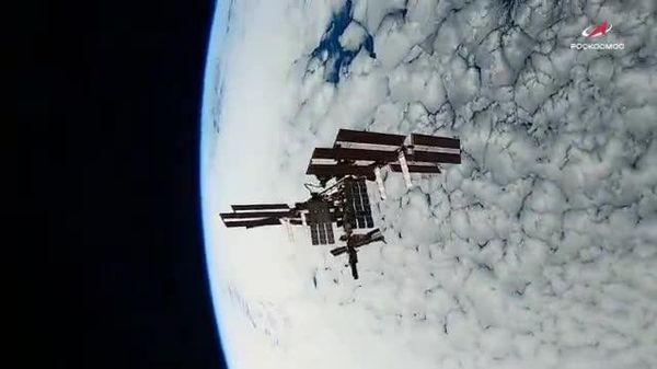 Russian cosmonauts send Independence Day wishes to India straight from space - Sputnik India