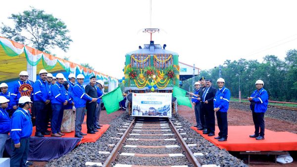 BPCL flags off first Extreme Weather Grade diesel rake - Sputnik भारत