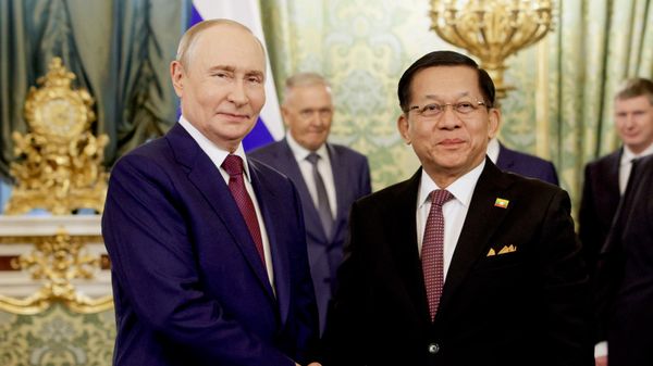 Russian President Vladimir Putin and Myanmar President Min Aung Hlaing in Moscow - Sputnik India