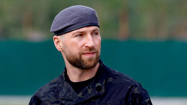 Ukrainian Acting Defence Minister Yevhen Khmara before a reburial ceremony for Yevhen Konovalets, one of founders and leaders of the Organisation of Ukrainian Nationalists (OUN), at the National Military Memorial Cemetery outside of Kiev, Ukraine, August 18 - Sputnik भारत