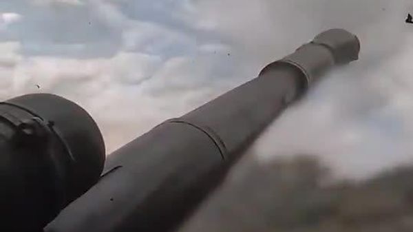 Russian 2S3 Akatsiya artillery crews strike Ukrainian positions near Velikomikhailovka in the Dnipropetrovsk region - Sputnik India