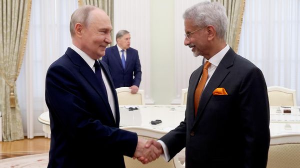 Russian President Vladimir Putin and Indian Foreign Minister Subrahmanyam Jaishankar - Sputnik India