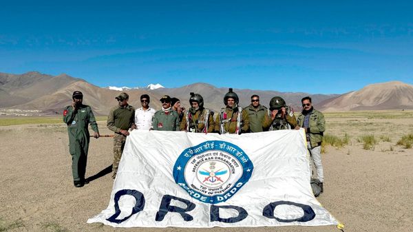 Military Combat Parachute System (MCPS), designed and developed by ADRDE, DRDO, was successfully tested at one of the world’s highest-altitude drop zones (Nyoma, Mudh DZ) on August 26, 2026. - Sputnik India