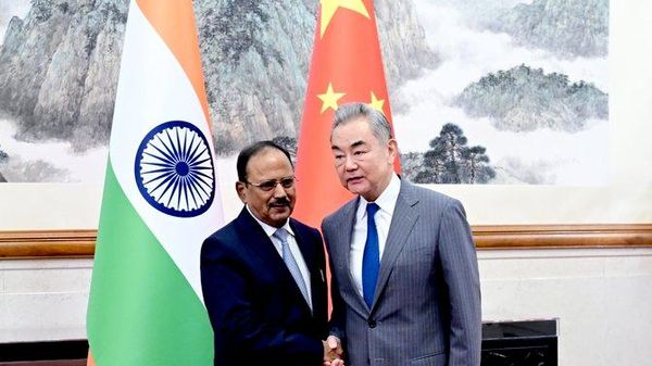 Chinese FM Wang Yi co-chaired the 25th Round of Talks between the Special Representatives on the China-India Boundary Question with Indian National Security Advisor Ajit Doval in Beijing. - Sputnik India