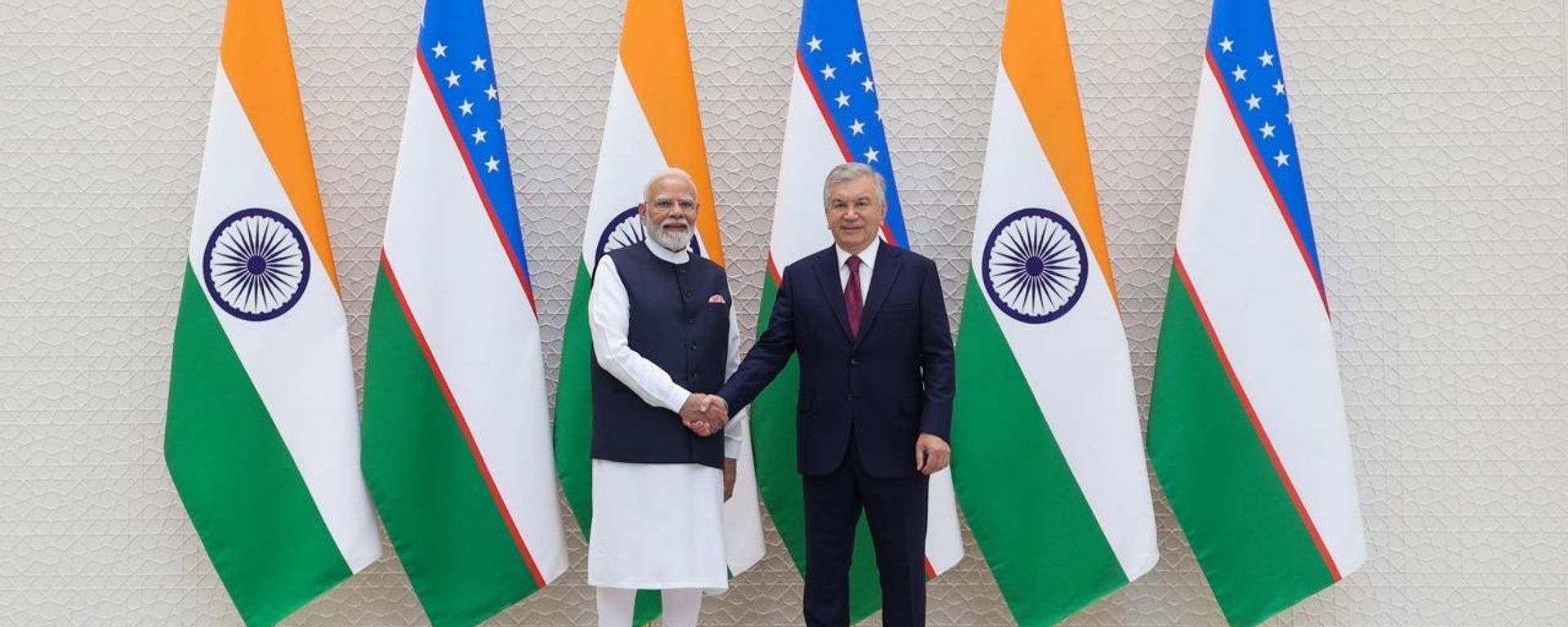Prime Minister Narendra Modi meets Uzbek President Shavkat Mirziyoyev. - Sputnik भारत, 1920, 30.08.2026