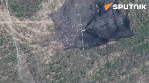 The Russian Armed Forces destroyed an enemy P-18 radar station in the Kherson region with a Lancet loitering ammunition - Sputnik India