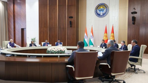 PM Modi meets Kyrgyz President Sadyr Zhaparov in Bishkek on the sidelines of the SCO Summit. - Sputnik भारत