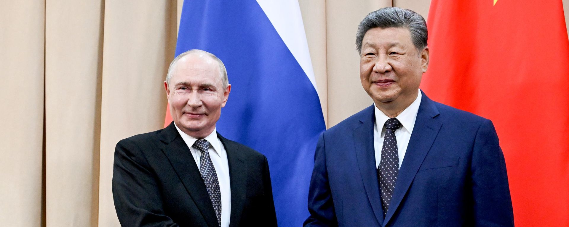 Russian President Vladimir Putin meets Chinese President Xi Jinping in Bishkek. - Sputnik भारत, 1920, 31.08.2026