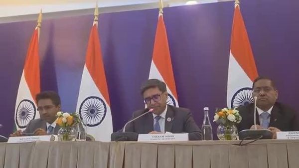 Safety of Indian seafarers discussed by Modi and Putin: Foreign Secretary - Sputnik India